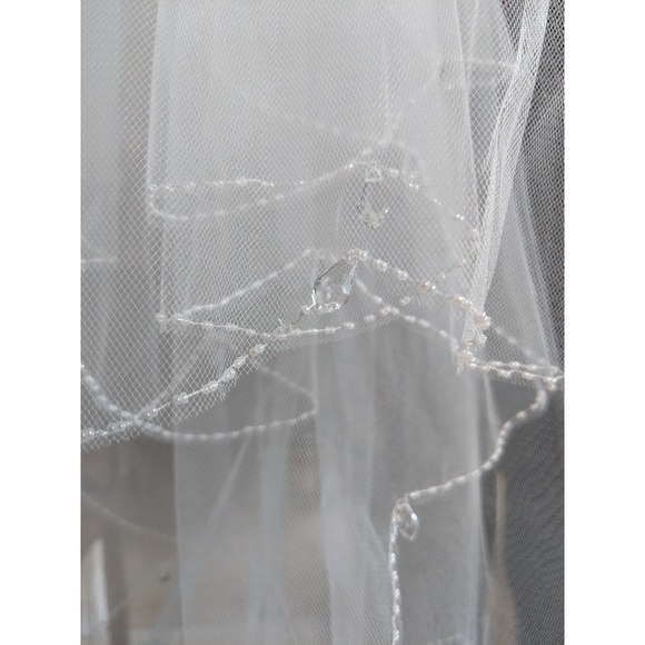 Ivory Veil - Picture 6 of 8